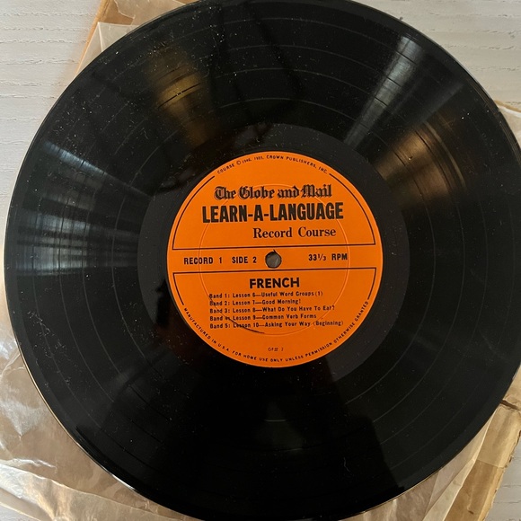 Set of Vintage Globe and Mail French Course on Vinyl - Picture 5 of 7